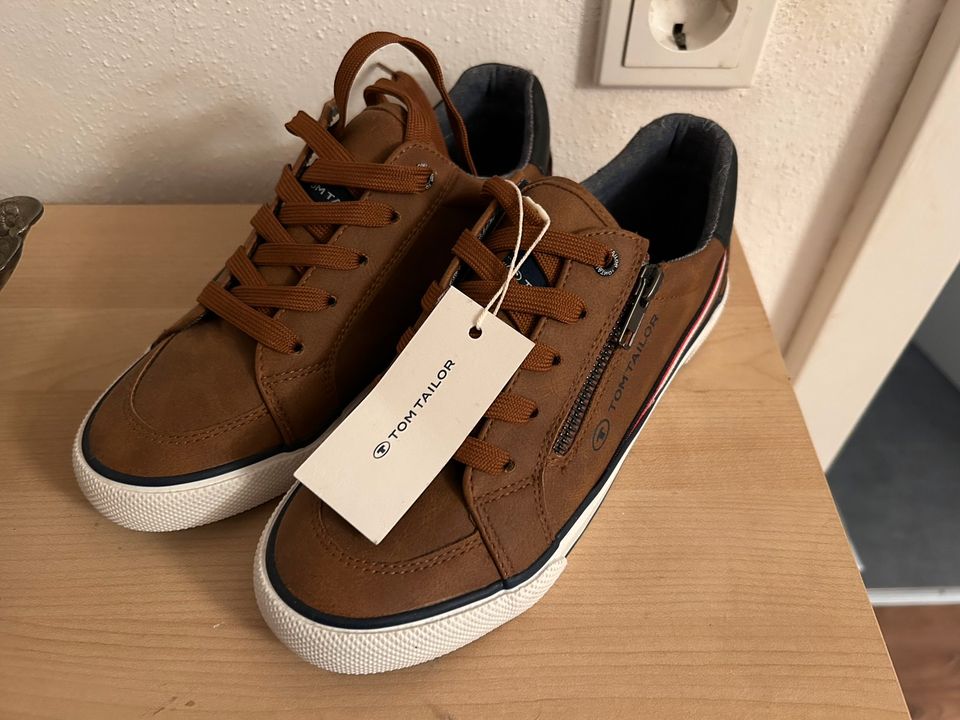 Neue Tom Tailer Schuhe Gr 36 in Simbach