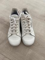 Adidas Turnschuhe Größe 37 1/3 weiß rosa Nordrhein-Westfalen - Wesseling Vorschau