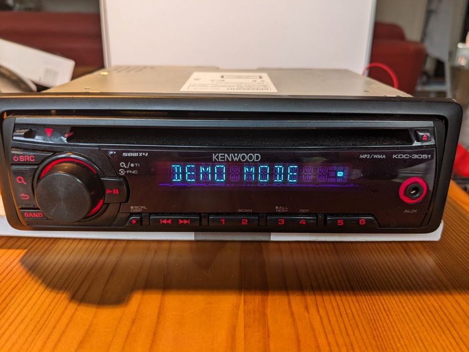 Auto KENWOOD Receiver KDC-3051R - CD+Radio+MP3+AUX in Tarp