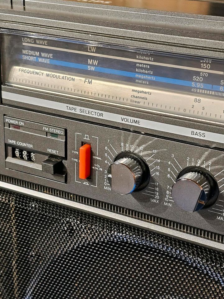 Philips d8444 Power Player, tragbare Radio in Bremen