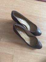 Geox braun 37,5 Pumps Leder Düsseldorf - Oberkassel Vorschau