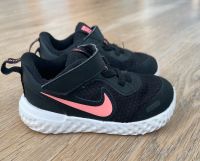 Nike Sneaker Sportschuh, schwarz rosa, Größe 22 Baden-Württemberg - Villingen-Schwenningen Vorschau