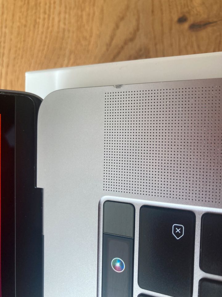 Apple MacBook Pro 15" 2017 - Touch-Bar, sehr guter Zustand in Pettendorf