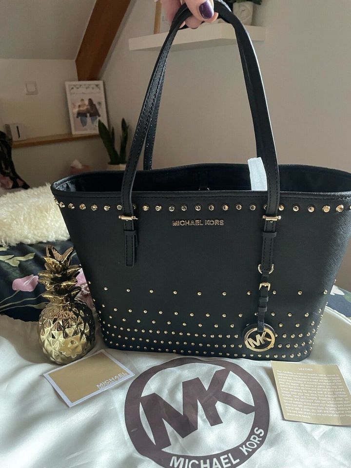 Michael Kors Umhängetasche, Handtasche Shopper schwarz mit Nieten in  Baden-Württemberg - Malsch | eBay Kleinanzeigen ist jetzt Kleinanzeigen