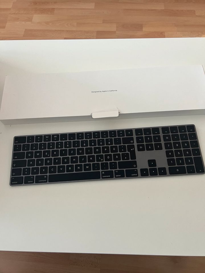 Apple Magic Keyboard mit Nummernblock -Wie Neu- seltene Farbe in Düsseldorf