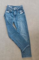 Jeans von Pull & Bear High waist mit kurzer Strickjacke Gr 32 Nordrhein-Westfalen - Soest Vorschau
