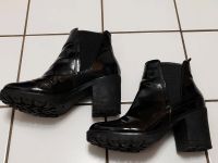 YOUNG SPIRIT London Schuhe Gr. 40 schwarz Lack Stiefeletten Boots Baden-Württemberg - Herrenberg Vorschau