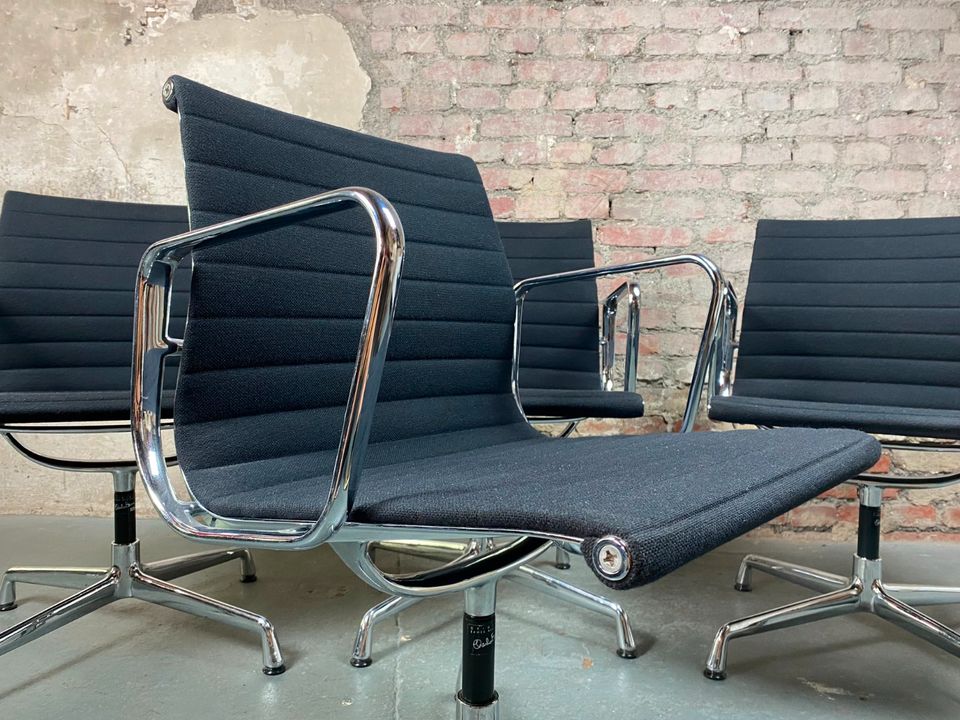 3x Eames Alu Chair EA107 Vitra Konferenzstuhl Besucherstuhl Stuhl in Wuppertal