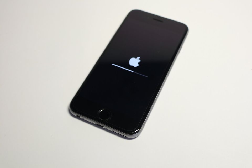 Apple iPhone 6S, Model A1688 - 32GB - Space Gray - Akku 97% TOP! in Nürnberg (Mittelfr)