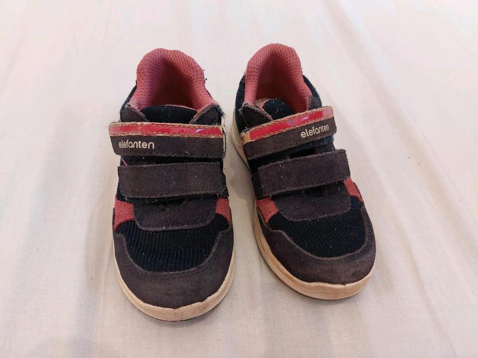 Klettschuhe Halbschuhe Sneaker Mädchen Elefanten Größe 25 in Berlin