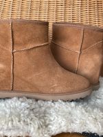 UGGs Keilabsatz Chestnut Größe 40 NEU Niedersachsen - Vechta Vorschau