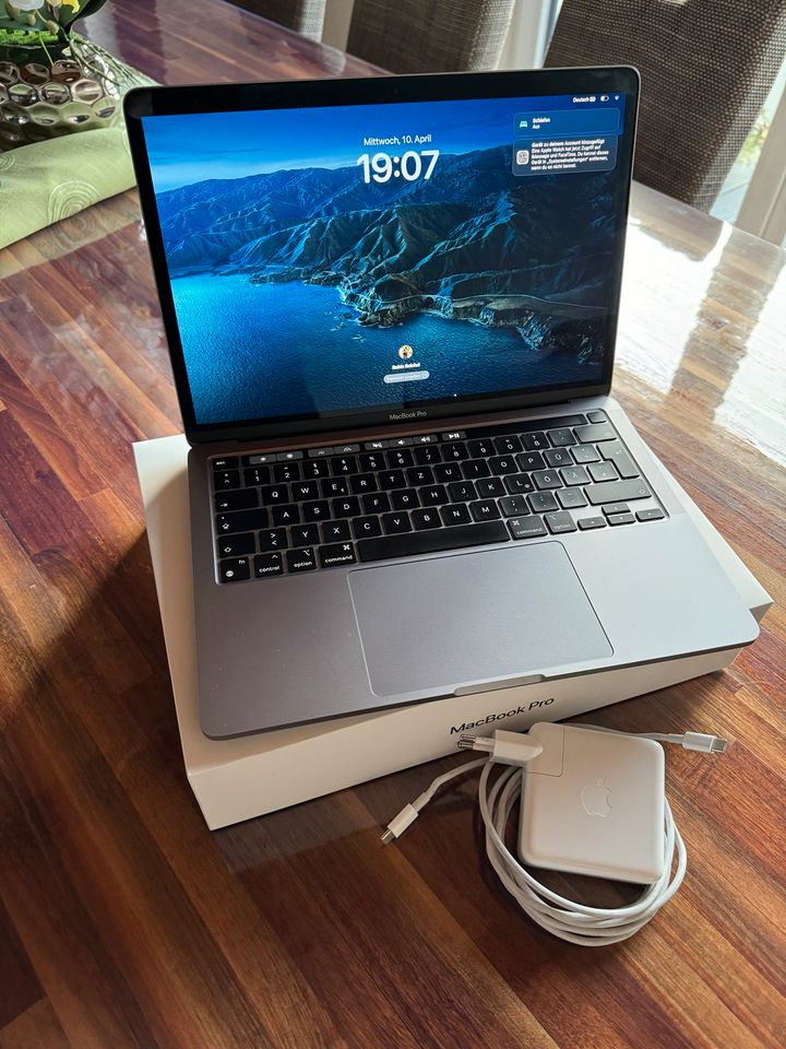 Apple MacBook Pro M1 2020 in Krumhermersdorf