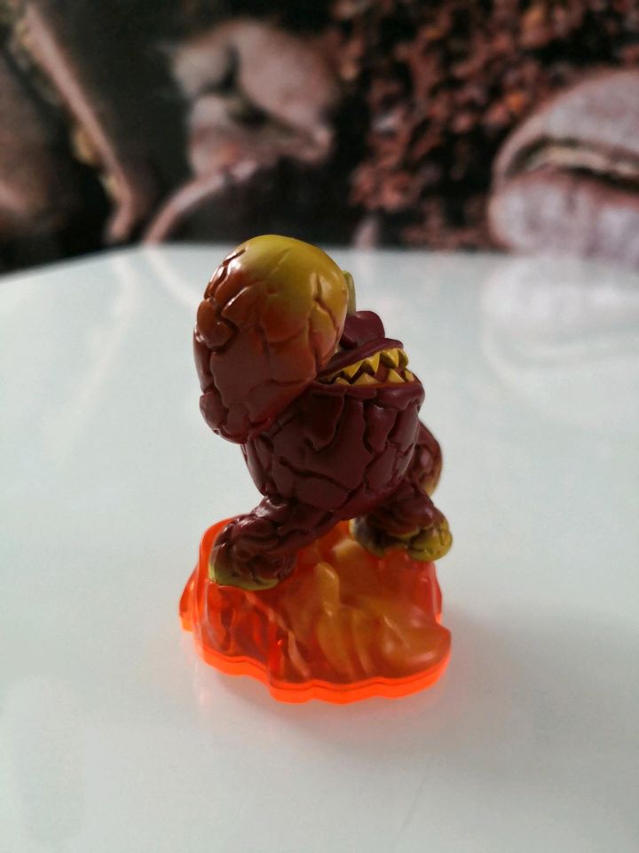 Skylanders Giants Eruptor Figur in Lüneburg