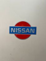 Nissan Emblem Aufkleber Sticker 14x19cm alt Rarität Niedersachsen - Lüneburg Vorschau