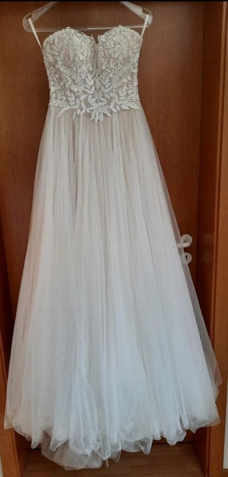 Brautkleid der Marke: Fara Sposa, Größe 36 in Kempten