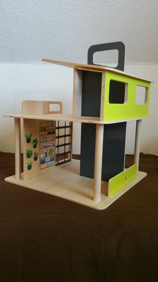 Puppenhaus aus Holz Lego playmobil Barbie in Hinte