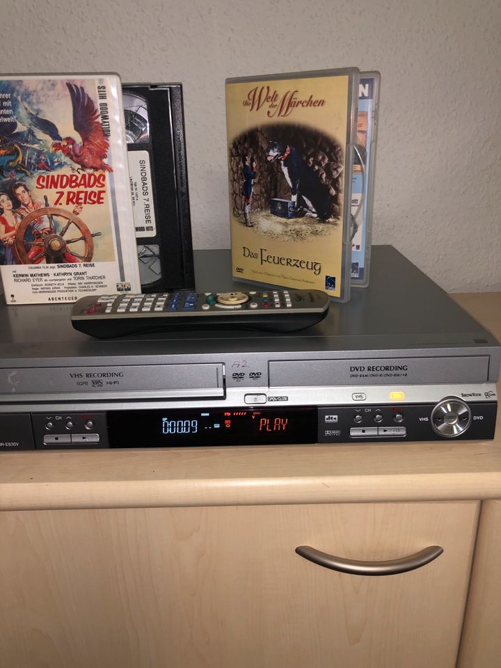 Panasonic DMR-ES 30V DVD/Video Recorder in Berlin