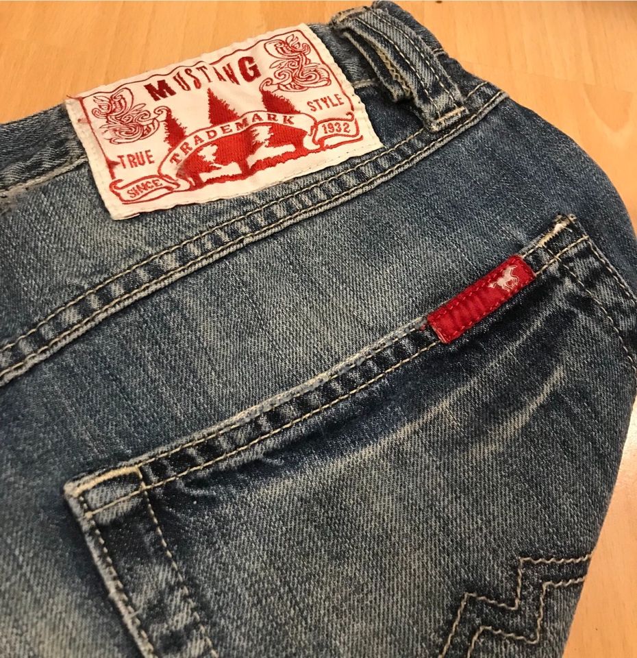 Herren Jeans von Mustang in Nürnberg (Mittelfr)