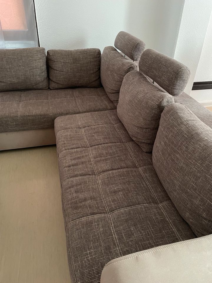 Ecksofa, Couch, Sofa | braun | 265x220 cm | bequem | inkl. Kissen in Frankfurt am Main
