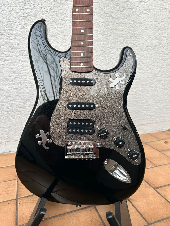 E-Gitarre Fender Squier Strat HSS Affinity ink.Koffer neue Seiten in Mülheim (Ruhr)