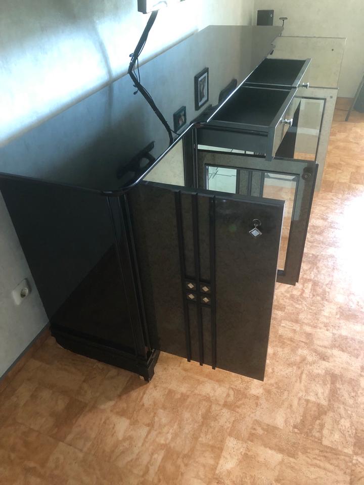 Sideboard dazu passender Vitrinen Schrank/Schwarz glänzend in Heinsberg