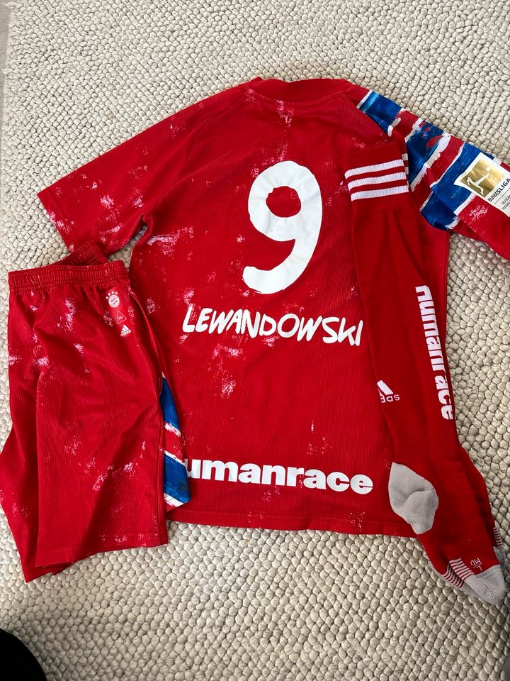 Trikot Set Bayern München Lewandowski Gr 176 in Flensburg