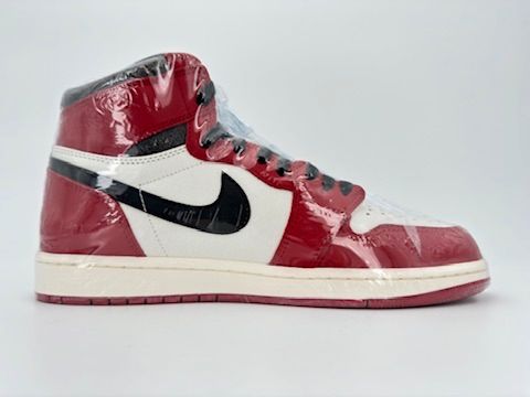 Jordan 1 Retro High OG Chicago Lost & Found in Hamburg