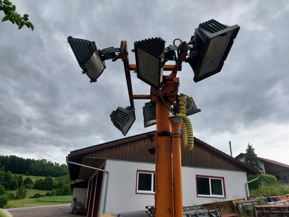 Polyma Lichtmast / Lichtgiraffe mit hydr. Mast. in Haselbach b. Mitterfels