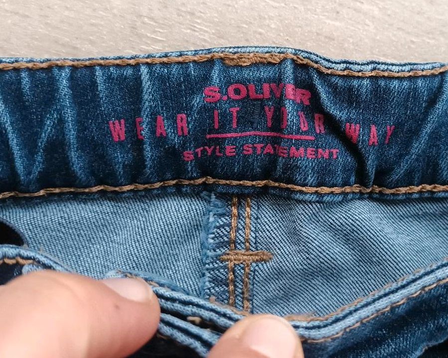 S.Oliver Jeans 122 slim Mädchen in Remseck am Neckar