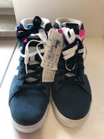 Adidas Schuhe / Sneaker Größe 6,5 neu Sachsen - Radibor Vorschau