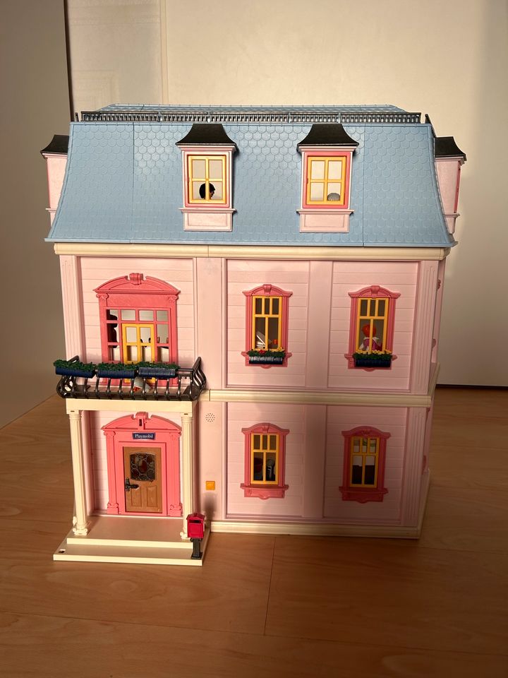 Playmobil Haus mit viel Zubehör in Königsbrunn