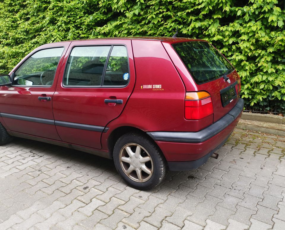 VW Golf 3 III Rolling Stones Edition rot Volkswagen in Alsdorf