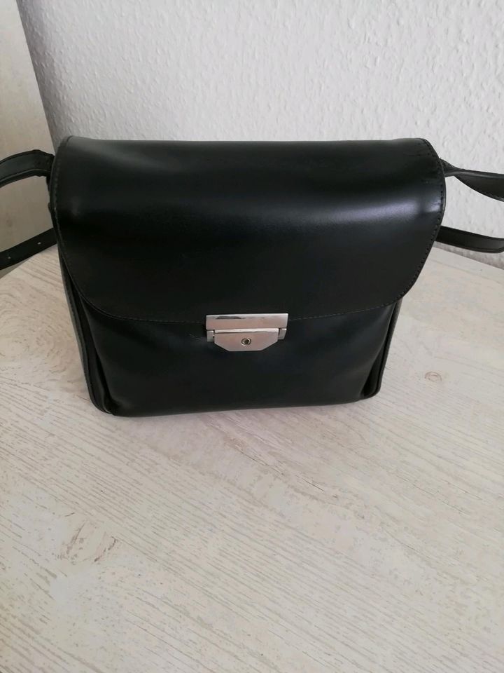 Handtasche L. CREDI in Berlin