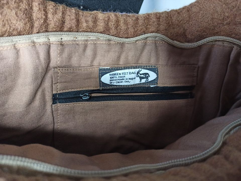 Filztasche mit süßen Details Öko Goa Hippie Waldorf Wolle in Neubrandenburg