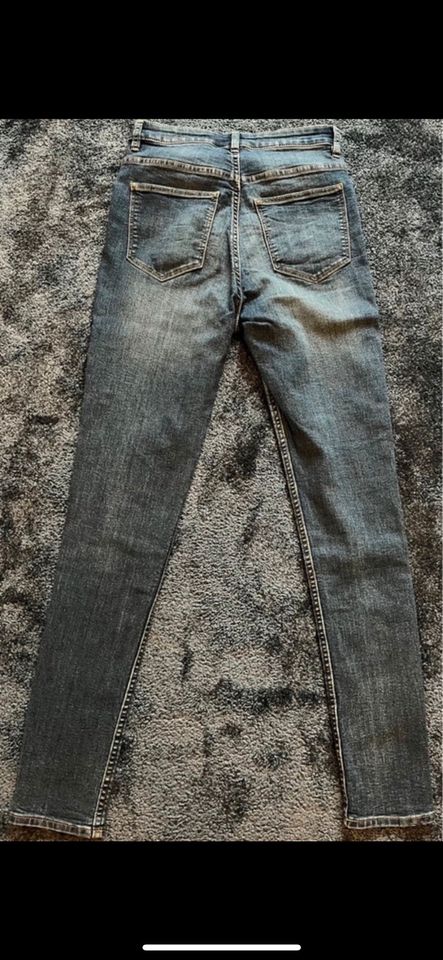 Skinny Jeans Hose Gr. 38 H&M denim Röhrenjeans in Marburg