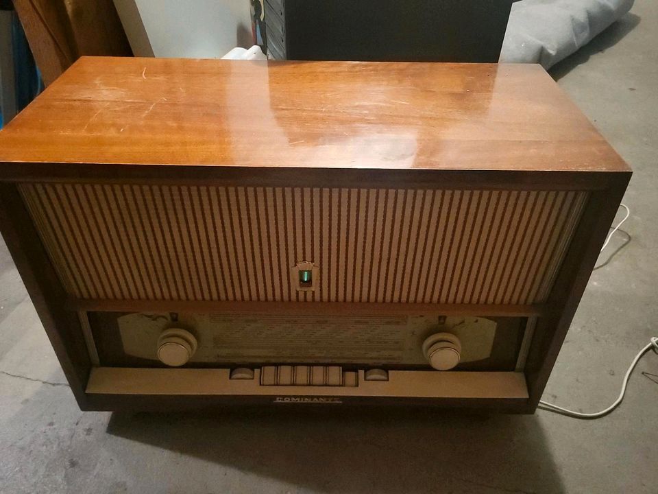 Alter Rohren Radio Super Dominante wf2n in Mainz