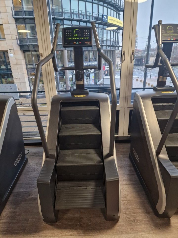 Technogym Excite 1000 LED Sporttreppe in Dresden