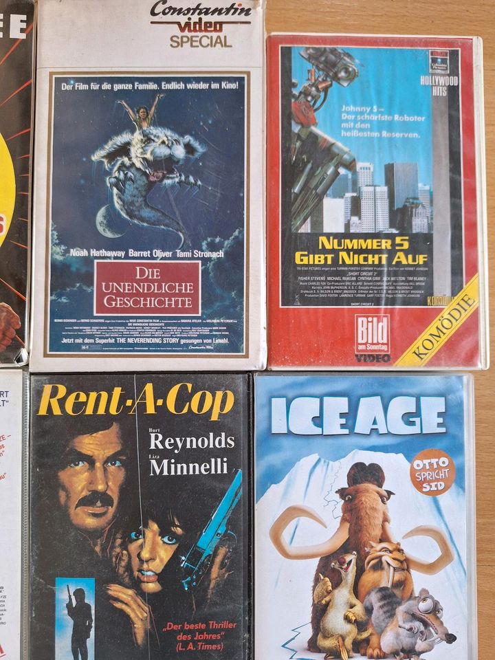 13 VHS Kasetten Dirty Dancing, Ice Age, Bruce Lee, Nummer 5 in Merzalben
