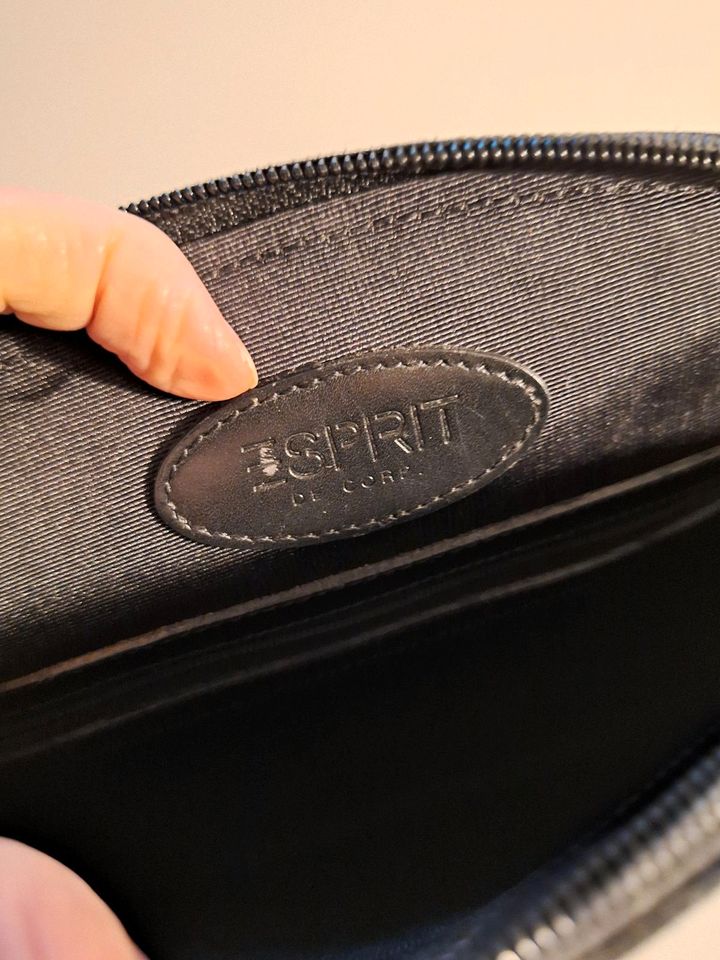 Esprit, elegante Handtasche mit Schultergurt u. Henkeln, schwarz in Berlin