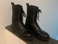 Vegane Boots NAE schwarz 40 Düsseldorf - Gerresheim Vorschau