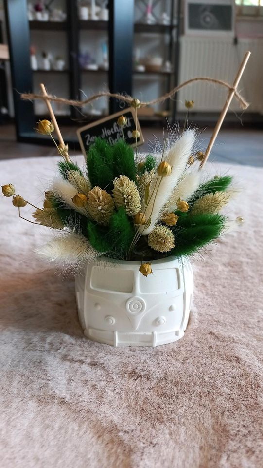 Bulli mit Trockenblumen Geldgeschenk Hochzeit Geburtstag in Leipzig