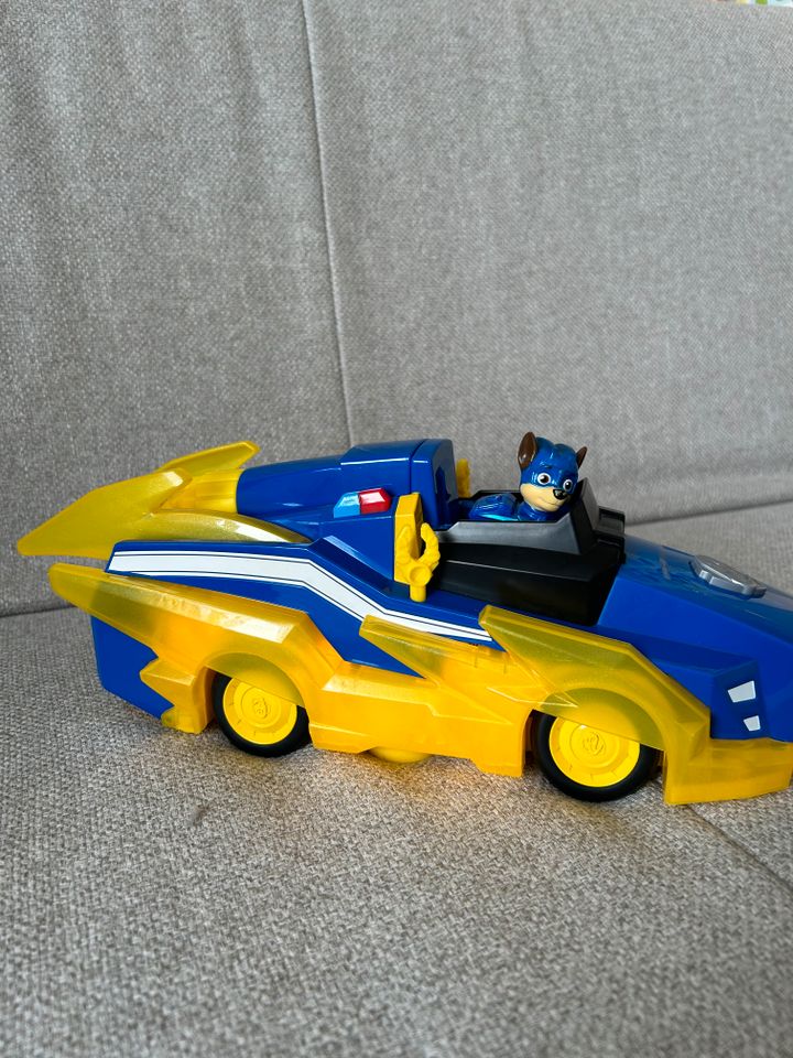 Paw Patrol Charged Police Hovercraft Cruiser Chase Polizei Auto in Düsseldorf