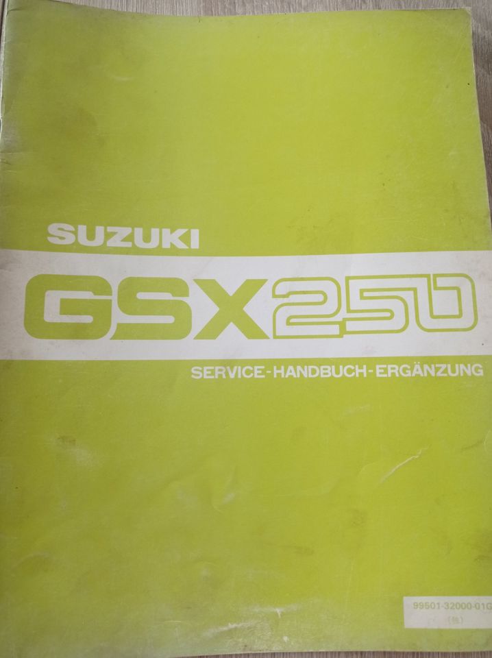 Suzuki GSX 250 Service-Handbuch-Ergänzung in Rangendingen