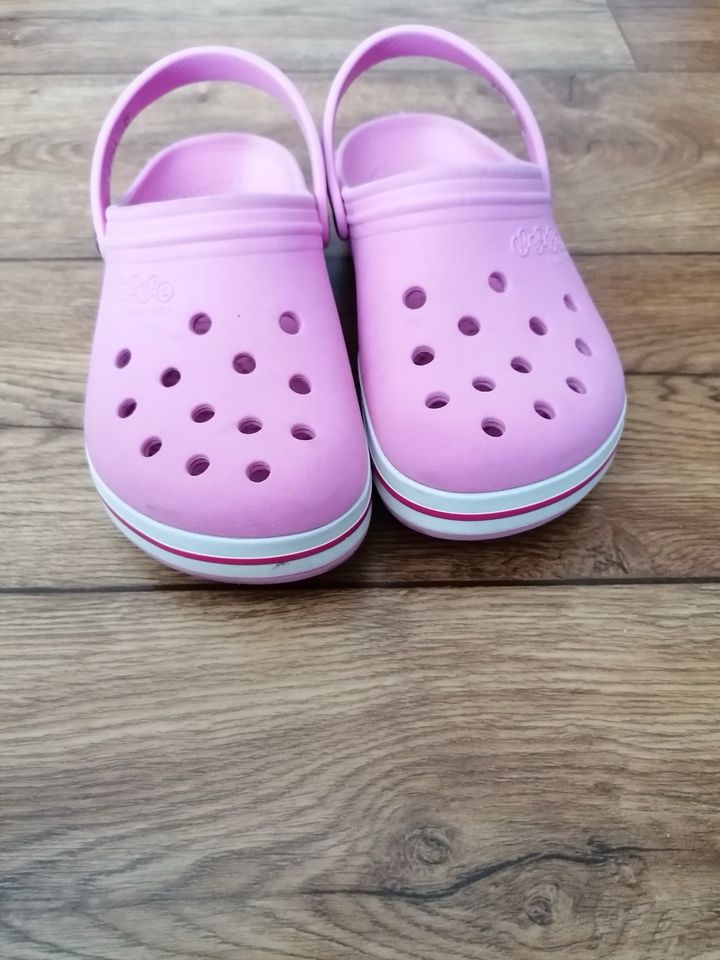 Crocs , Badeschuhe für Mädchen  J1 32-33 in Moormerland