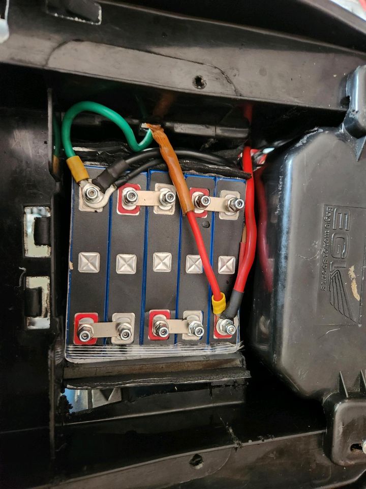 Quad ATV mit Schneepflug Seilwinde LTO Batterie in Stamsried