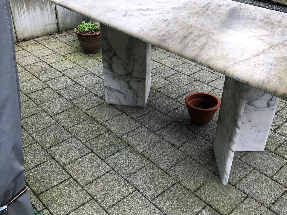 Marmortisch für Garten in Düsseldorf