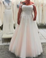 Brautkleid inkl. langer zarter Schleier & Reifrock Nordrhein-Westfalen - Neunkirchen-Seelscheid Vorschau