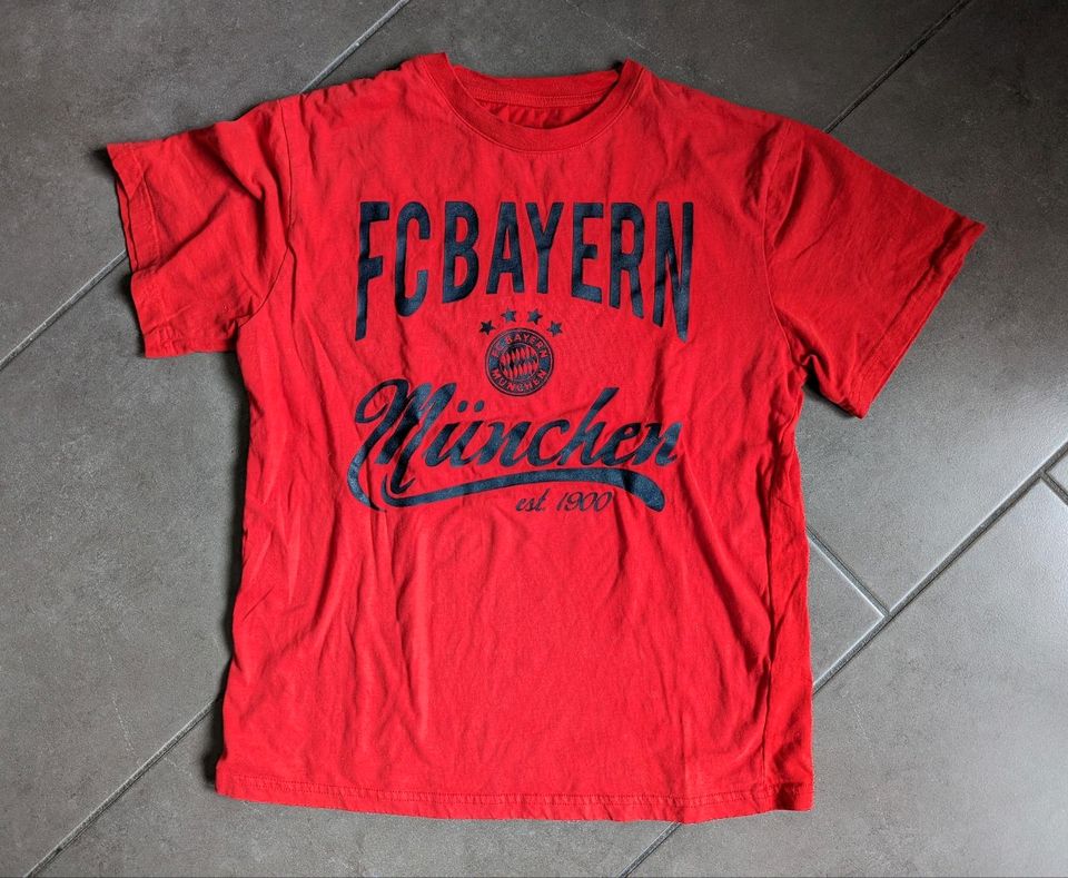 Neuwertig - FC Bayern München Fan T-Shirt Gr. 152 in Landau in der Pfalz