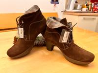 NEUE THINK! Plateau Stiefeletten Gr 37,5 Wildleder 150€ UVP braun Bayern - Neufahrn Vorschau