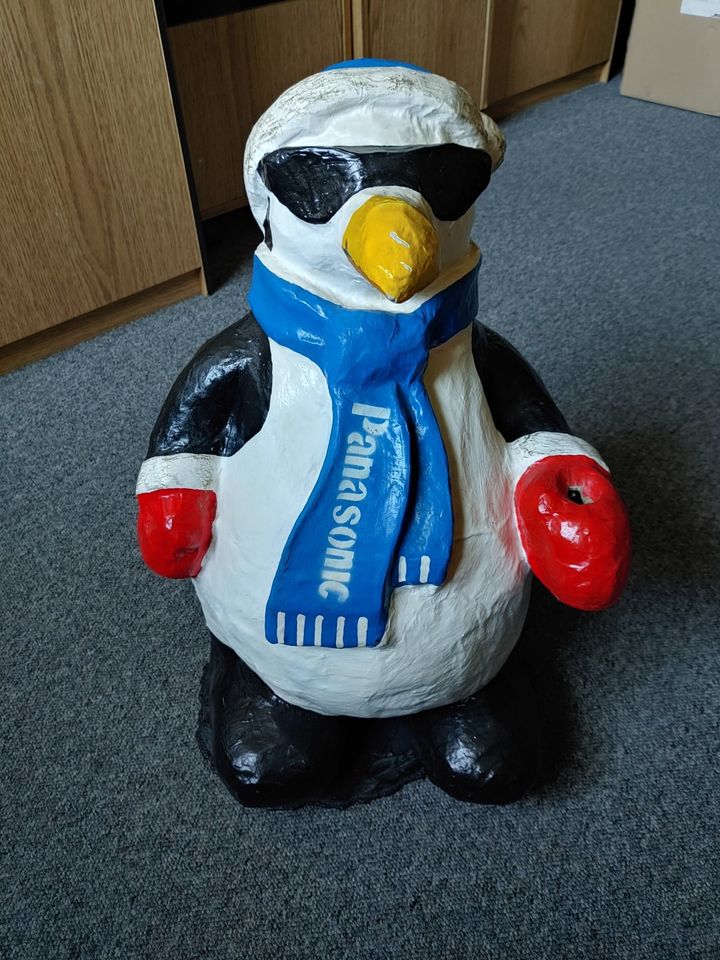 Werbe Figur Pappmache Panasonic Pinguin in Badersleben